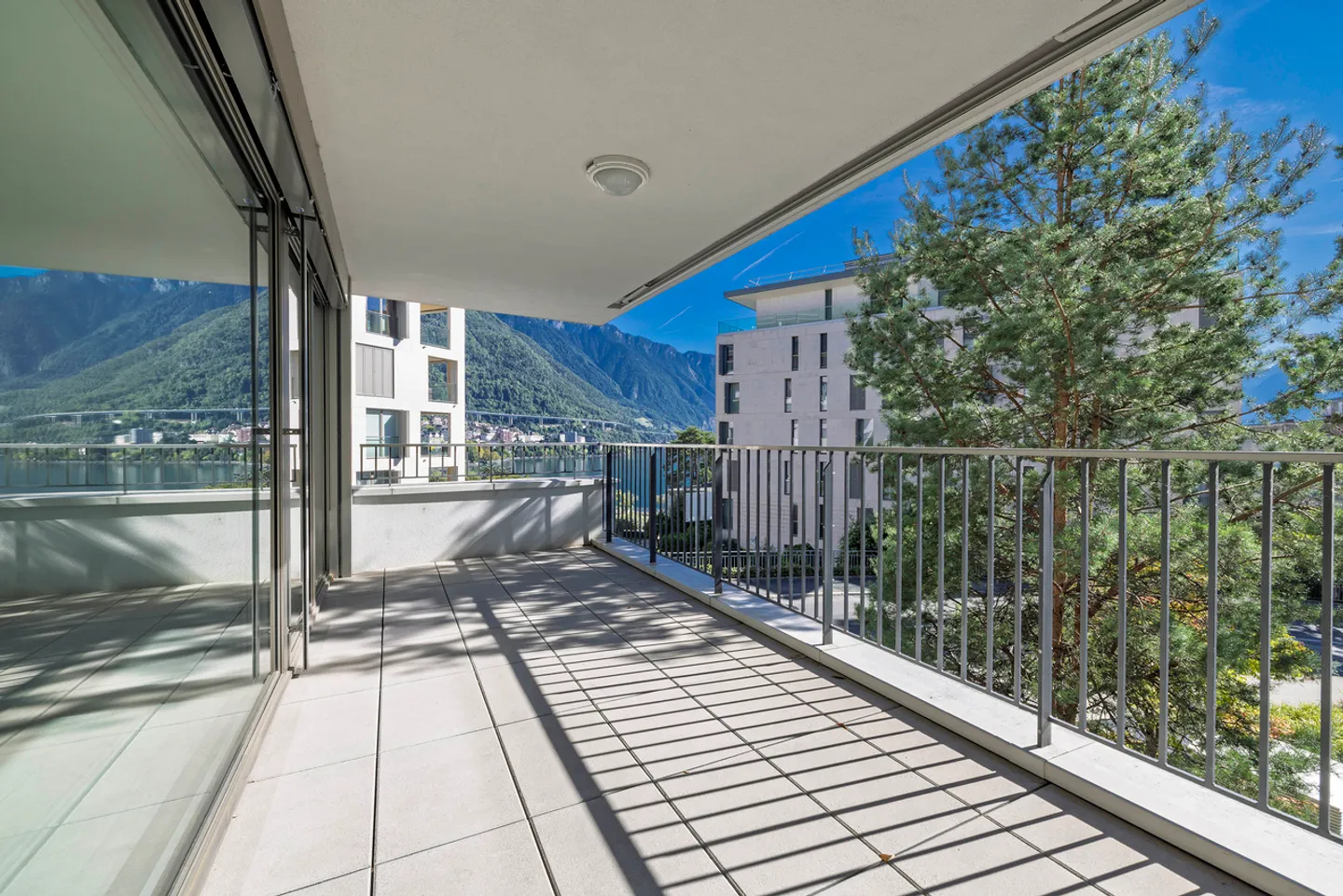 Posizione ideale! Appartamento di 4,5 locali con vista lago - Foto 15 di 19