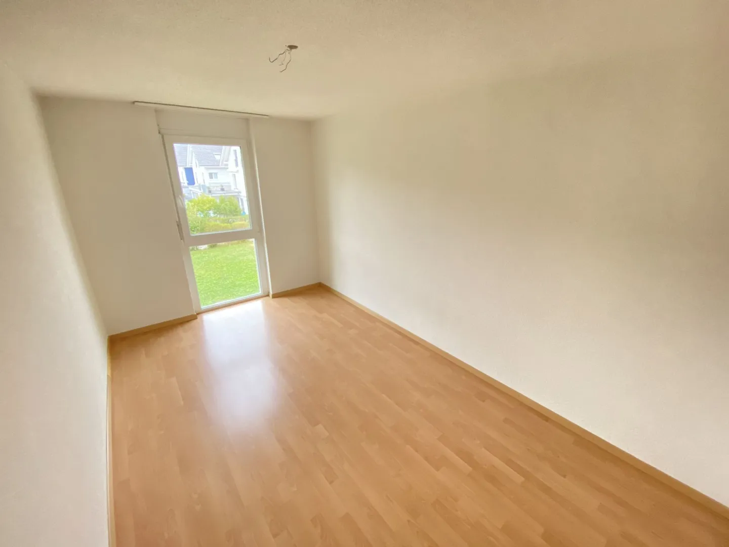 Appartement ensoleillé et calme avec tour de lavage privé - Photo 6 sur 11