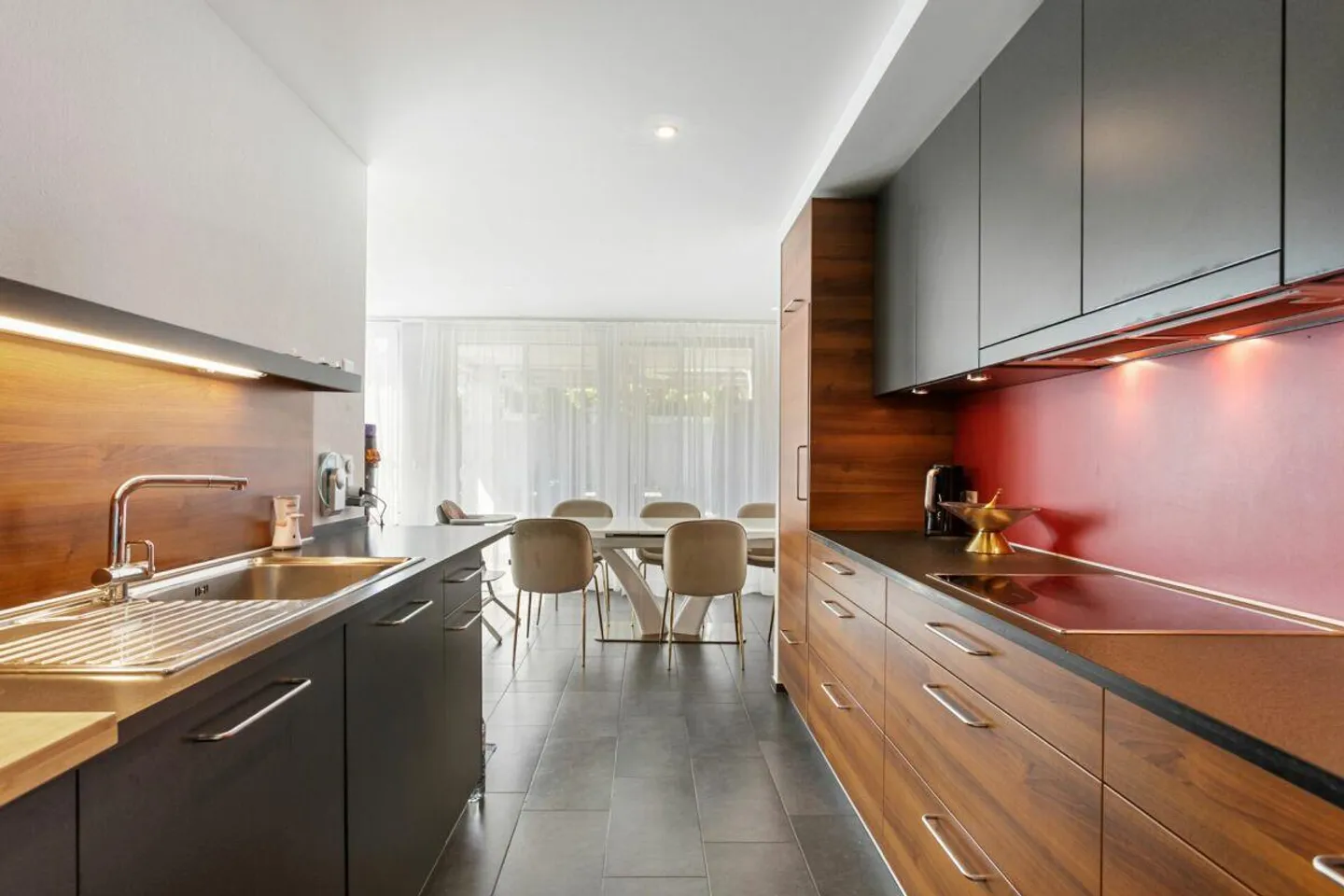 Moderna casa familiare con vista sul lago e giardino - Foto 5 di 30