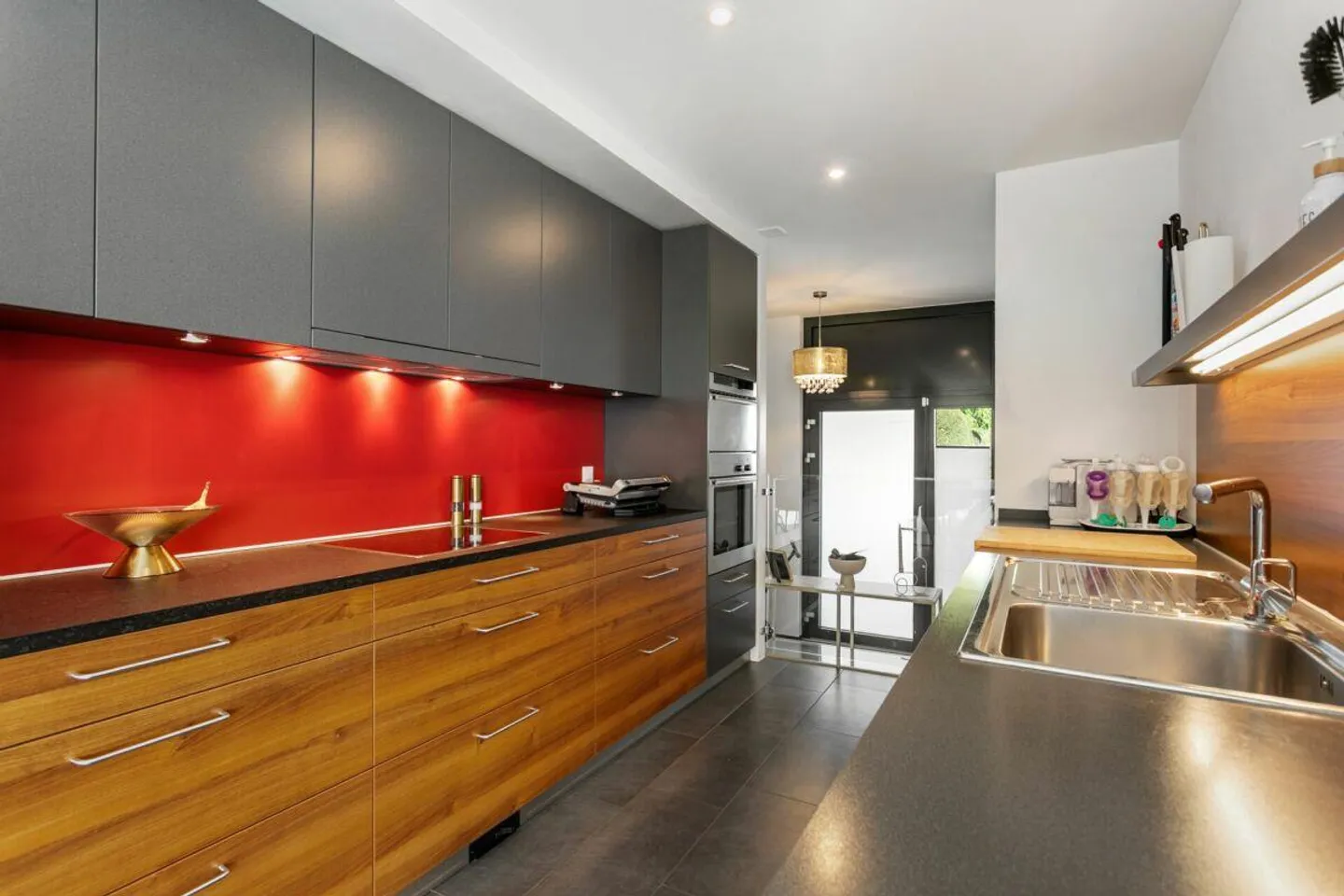 Moderna casa familiare con vista sul lago e giardino - Foto 6 di 30