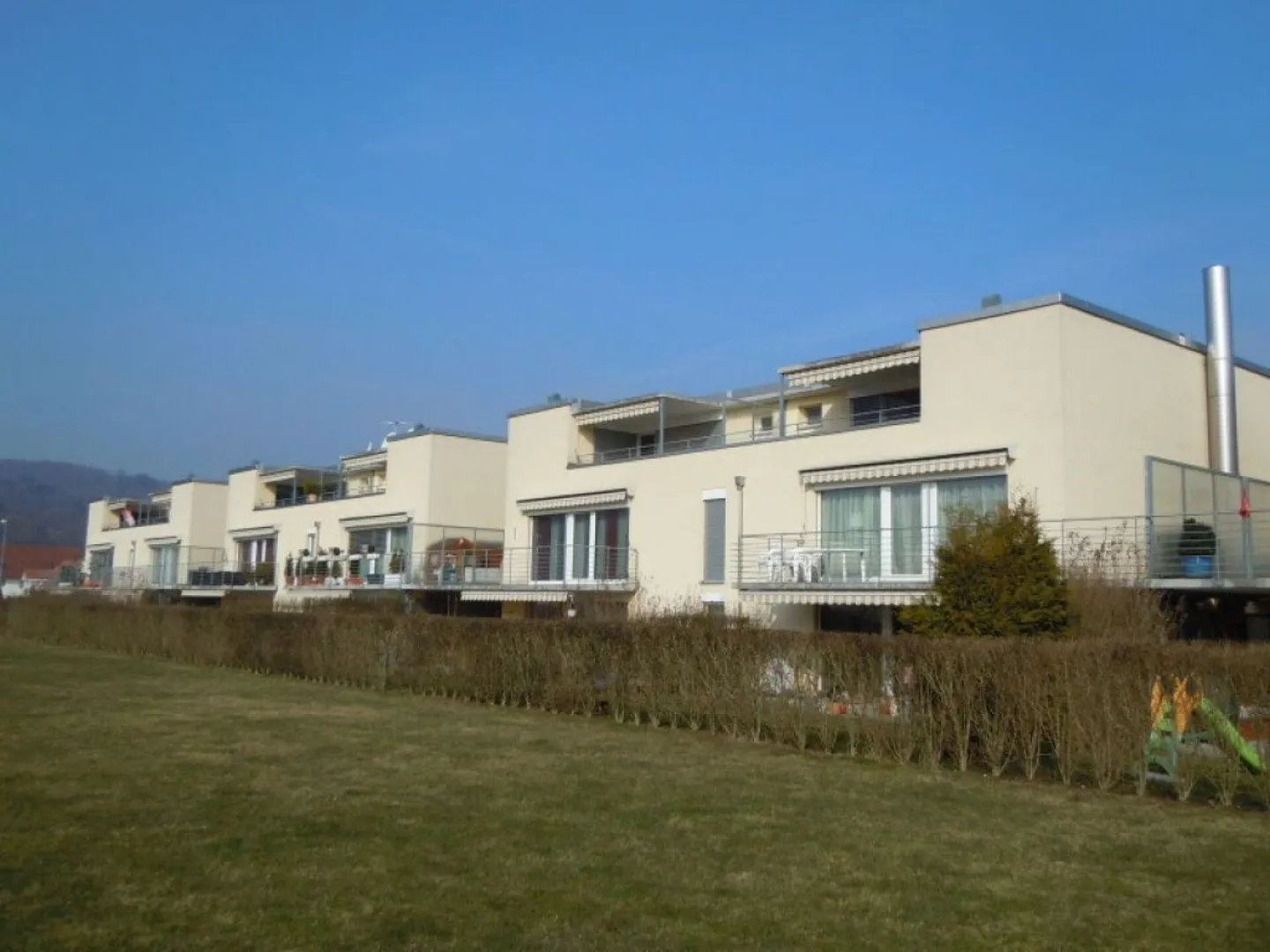 Appartement ensoleillé et calme avec tour de lavage privé - Photo 1 sur 11
