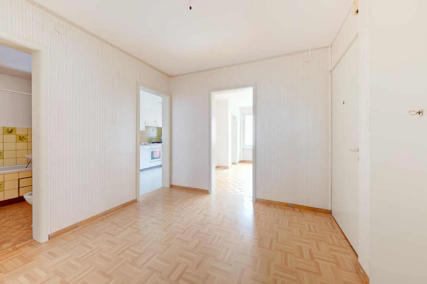 Appartamento in vendita - Foto 4 di 17