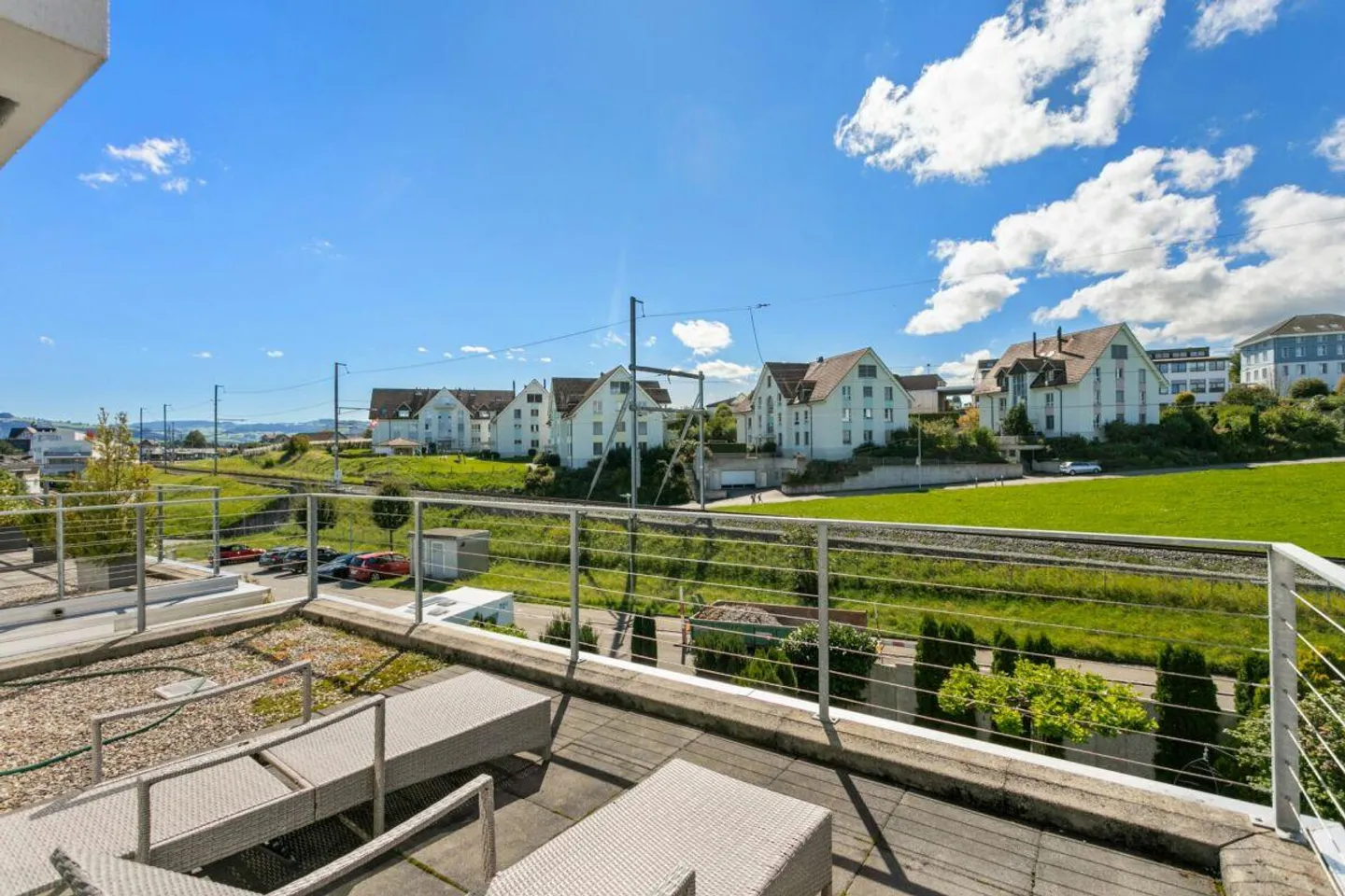 Moderna casa familiare con vista sul lago e giardino - Foto 22 di 30