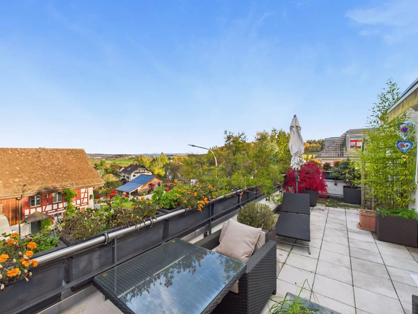TWO LARGE, SUNNY ROOFTOP TERRACES - Photo 1 of 8