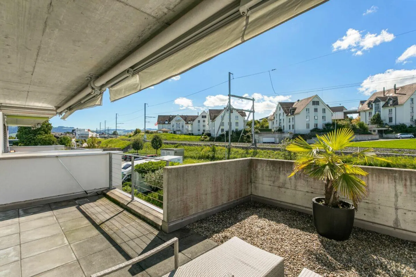 Moderna casa familiare con vista sul lago e giardino - Foto 23 di 30