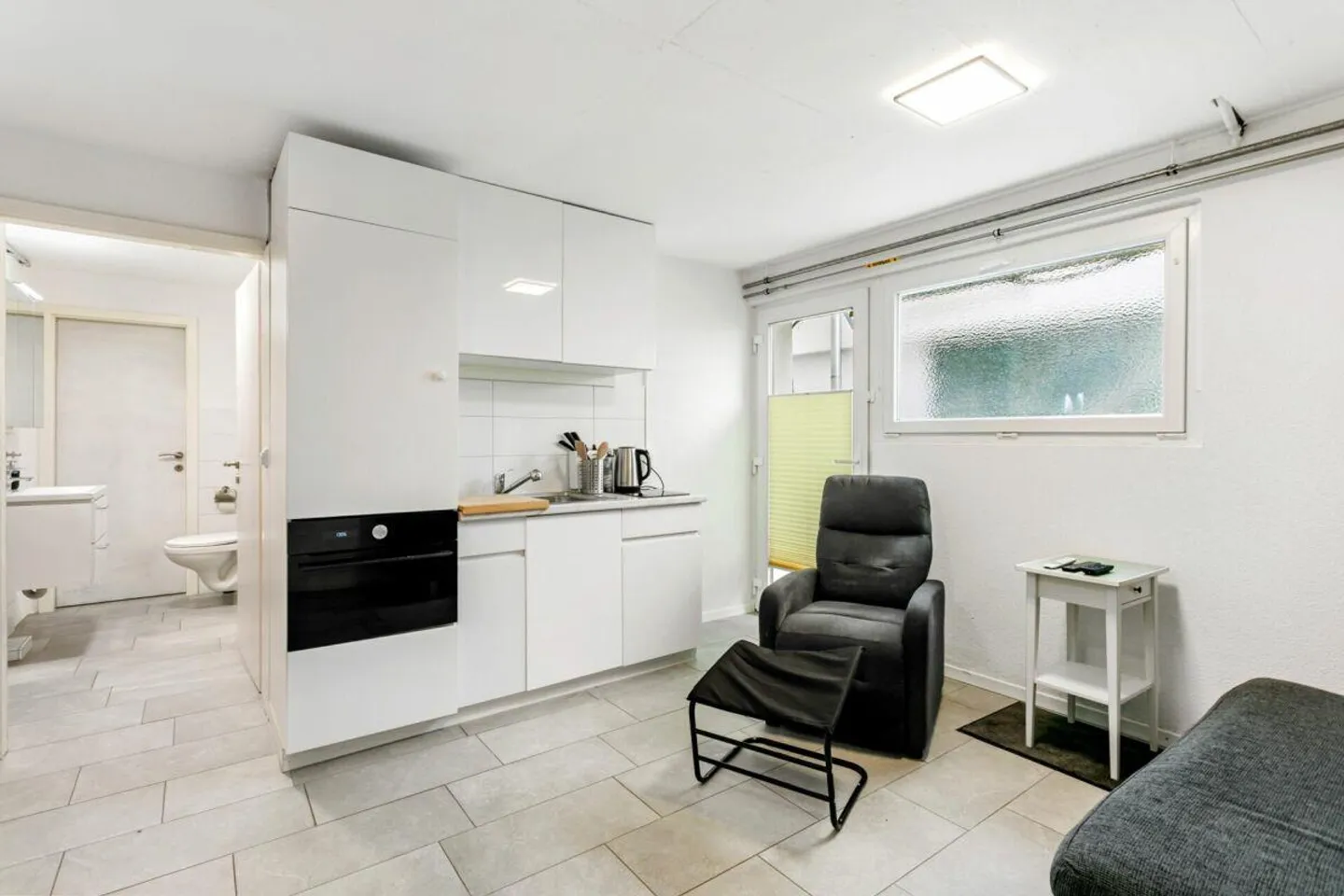 Moderna casa familiare con vista sul lago e giardino - Foto 24 di 30