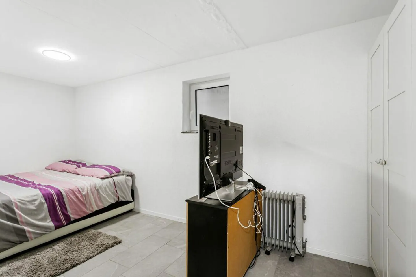 Moderna casa familiare con vista sul lago e giardino - Foto 25 di 30
