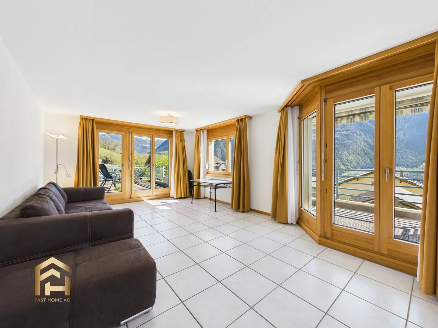 Appartamento attraente di 5,5 locali a St. German, ben tenuto, tranquillo e con vista mozzafiato - Foto 1 di 13