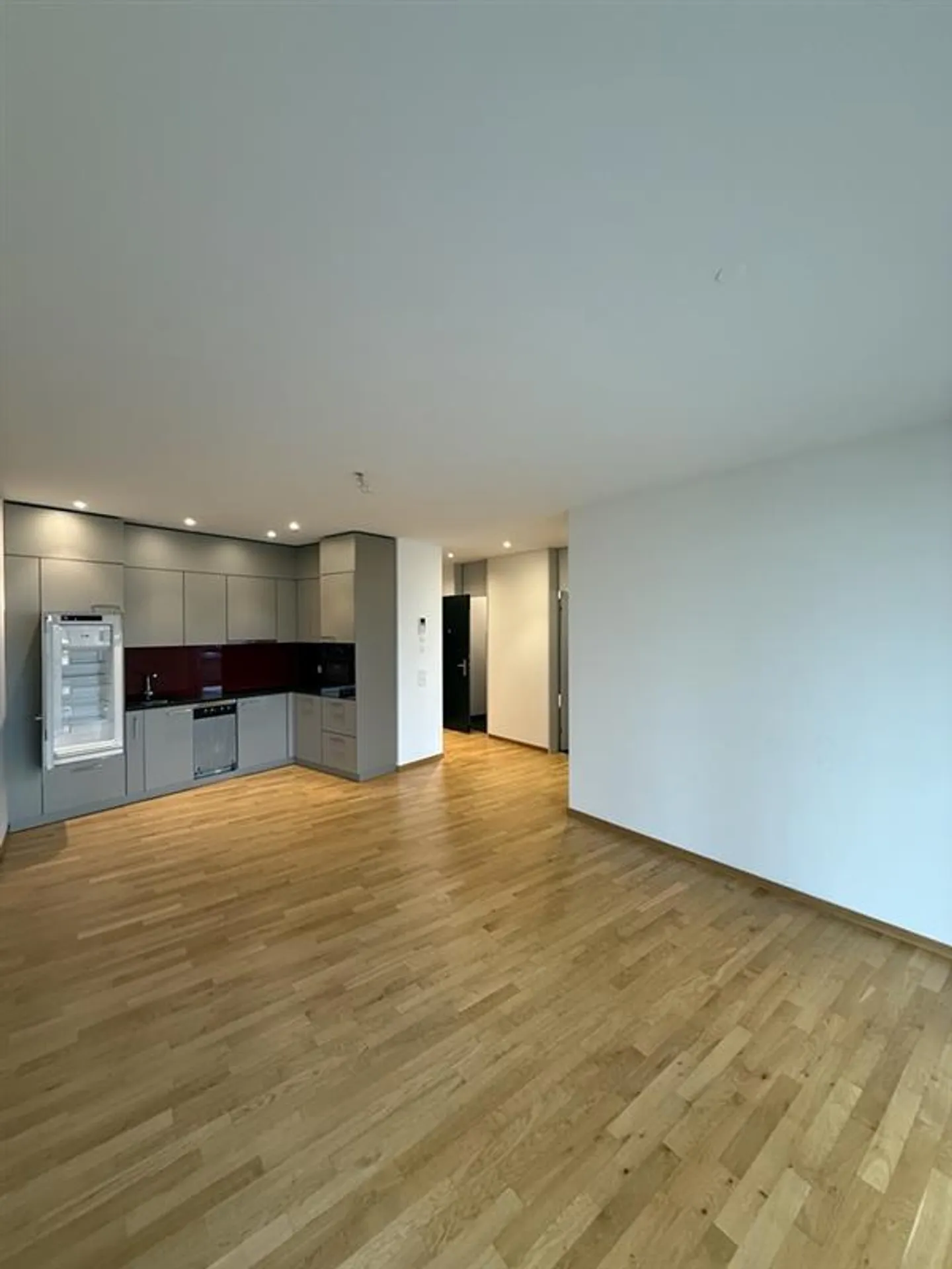 Charmante Wohnung in Kreis 9 - Foto 3 von 8