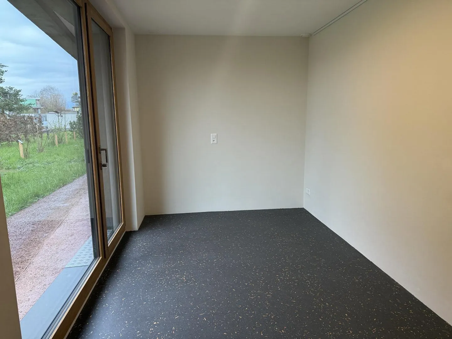 Modernes Atelier zu Vermieten - Foto 2 von 4