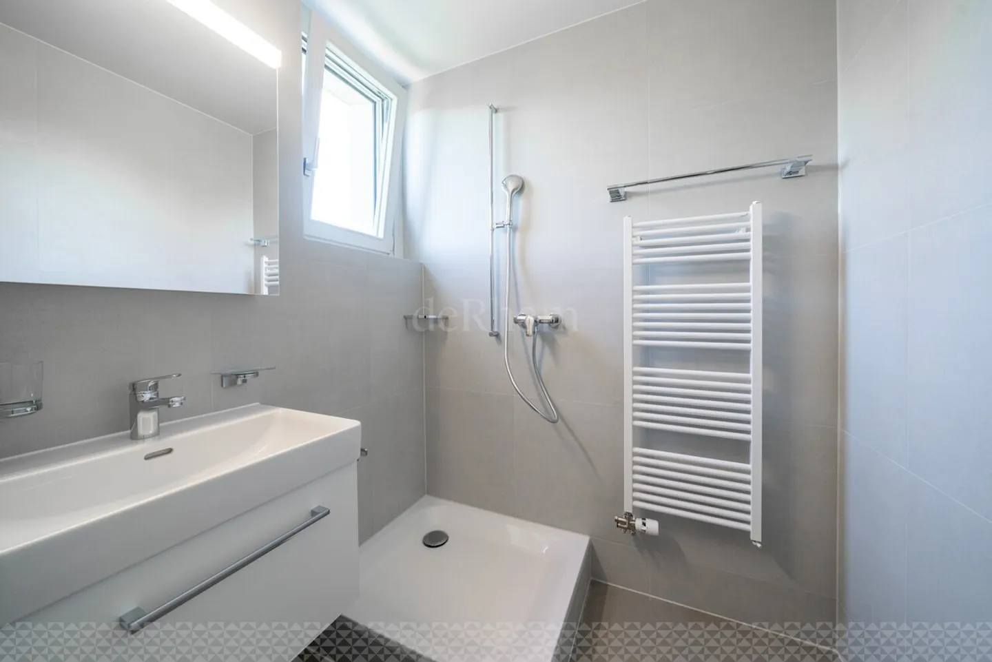 Appartamento duplex 5.5 stanze completamente ristrutturato - Foto 7 di 8