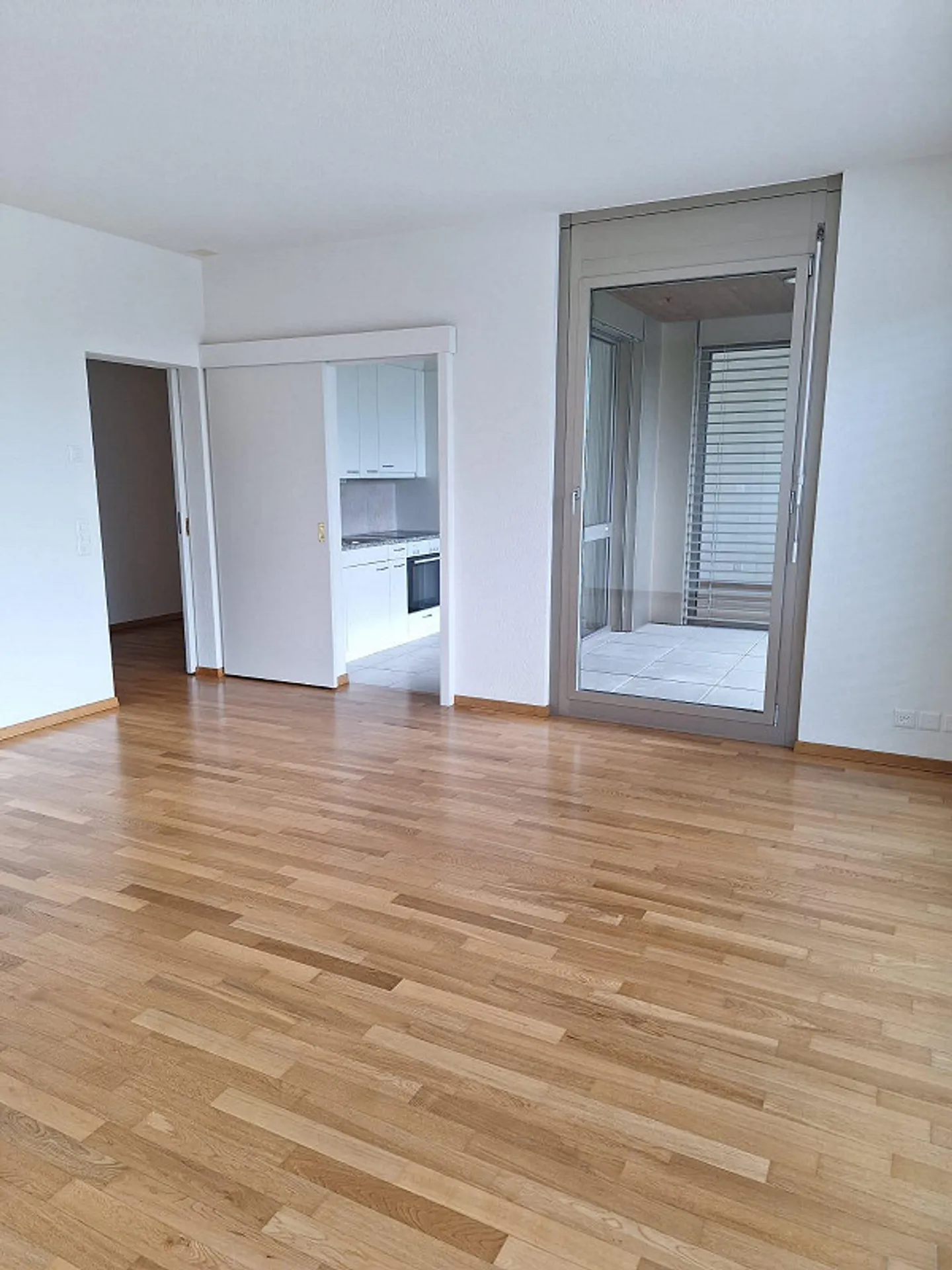 Quiet apartment in the green - Photo 2 of 9