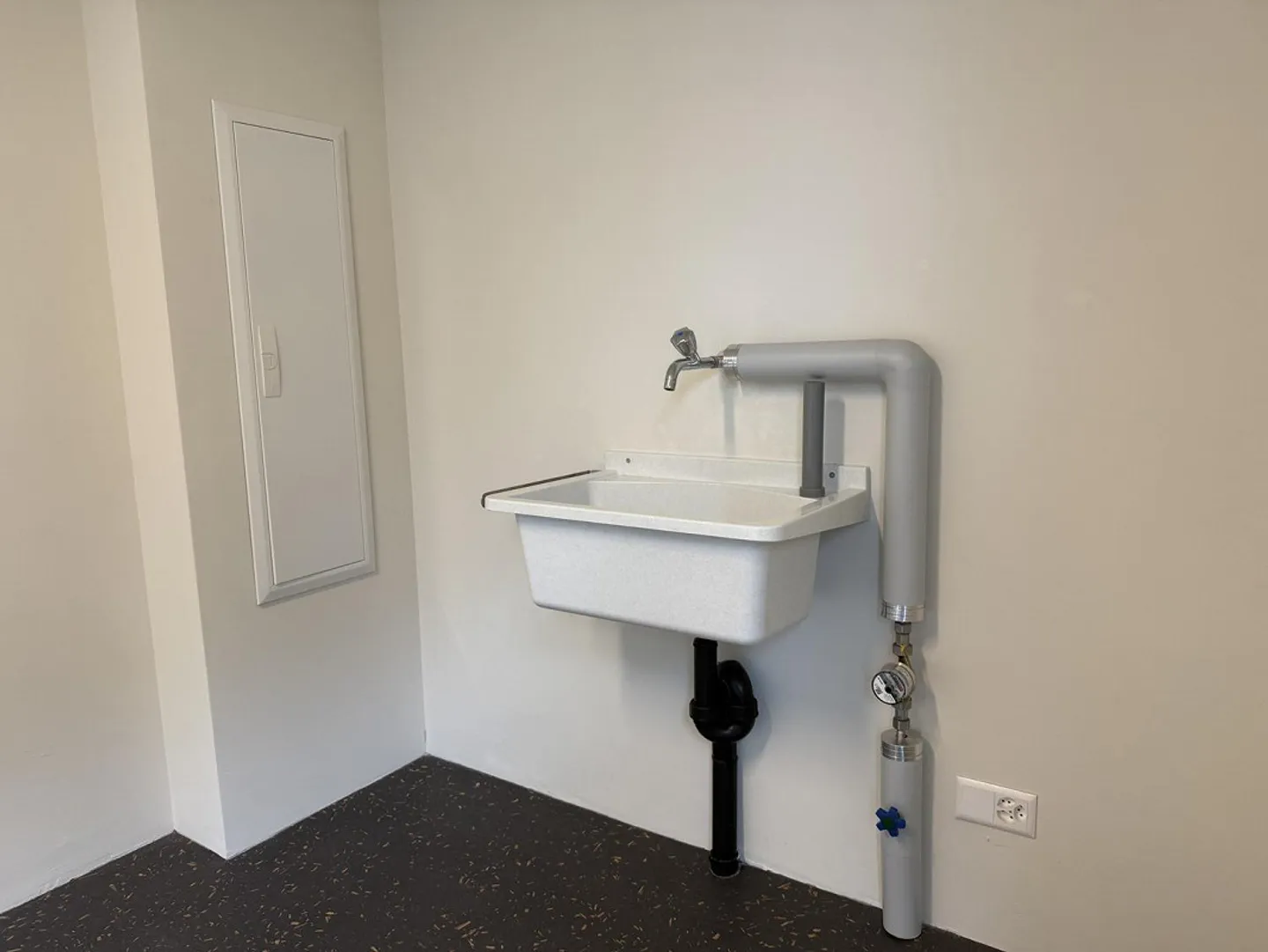 Modernes Atelier zu Vermieten - Foto 3 von 4