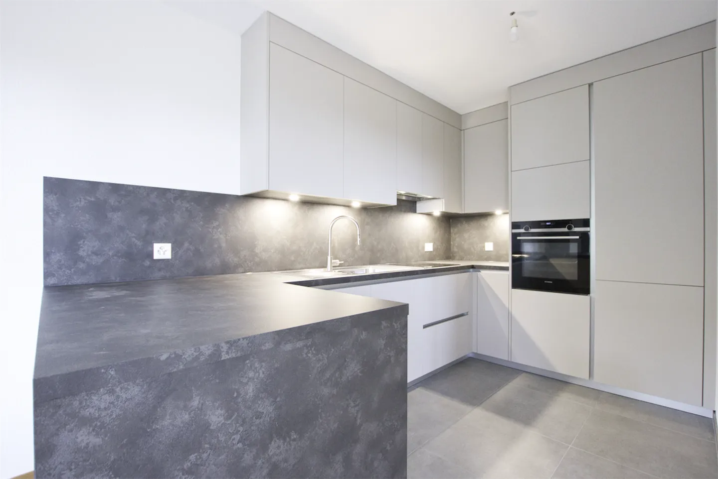 Beautiful recently renovated apartment in Gland - Photo 1 of 10