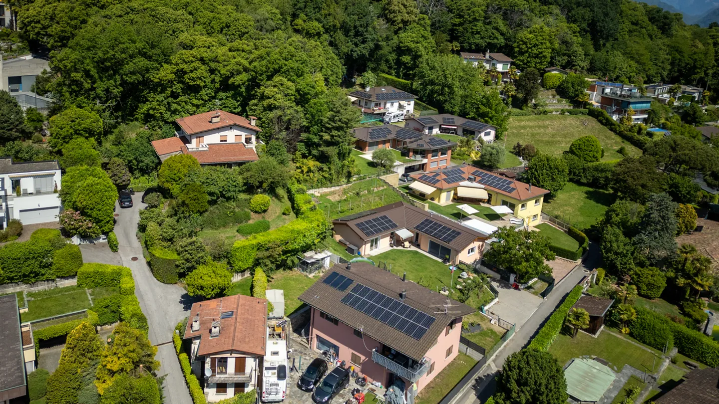 A house in the green with an open view of Lugano - Photo 8 of 8
