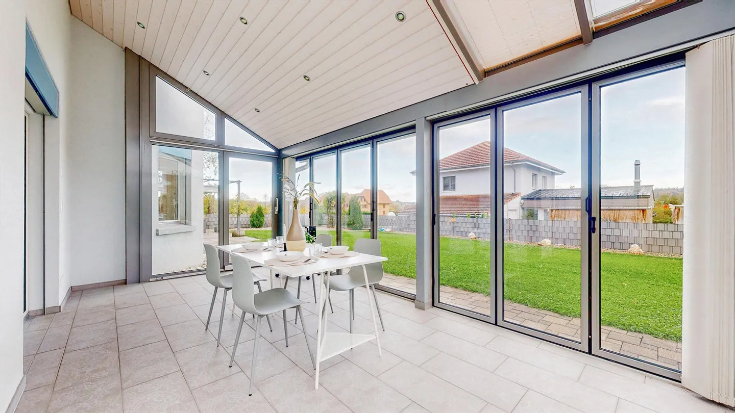 MODERN DETACHED SINGLE-FAMILY HOUSE - Photo 5 of 8