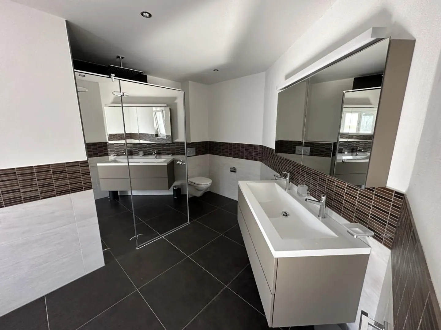 Savièse / Ormône – Casa bifamiliare con 6.5 stanze, garage doppio e piscina - Foto 18 di 30