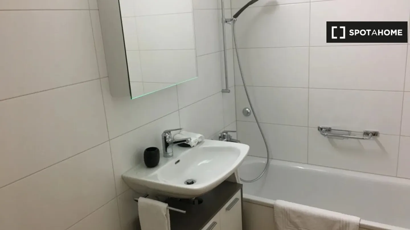 Découvrez, visitez et louez votre nouveau chez-vous en ligne en toute confiance. - Photo 6 sur 8