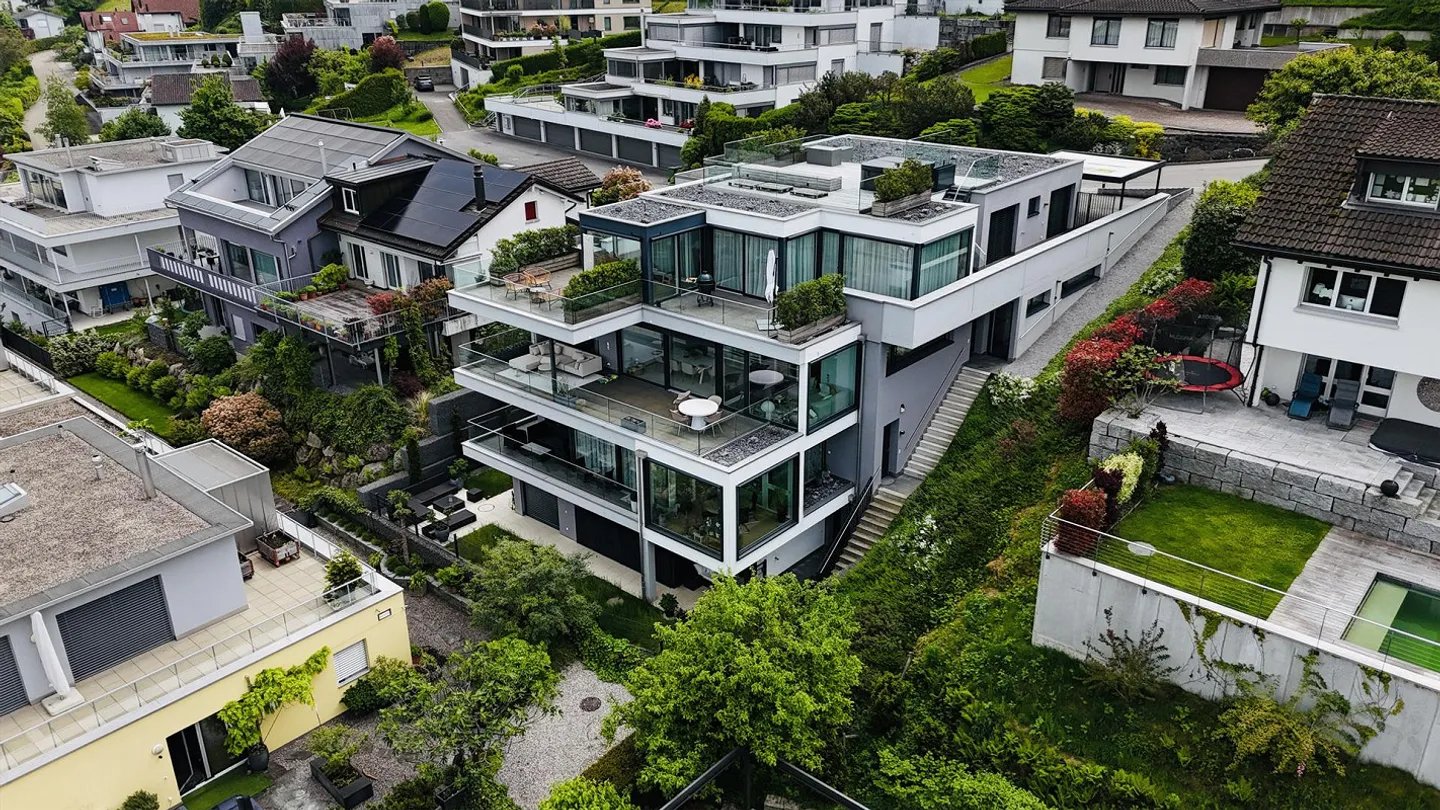 5.5-Room Penthouse Apartment in Wilen near Wollerau - Photo 1 of 11