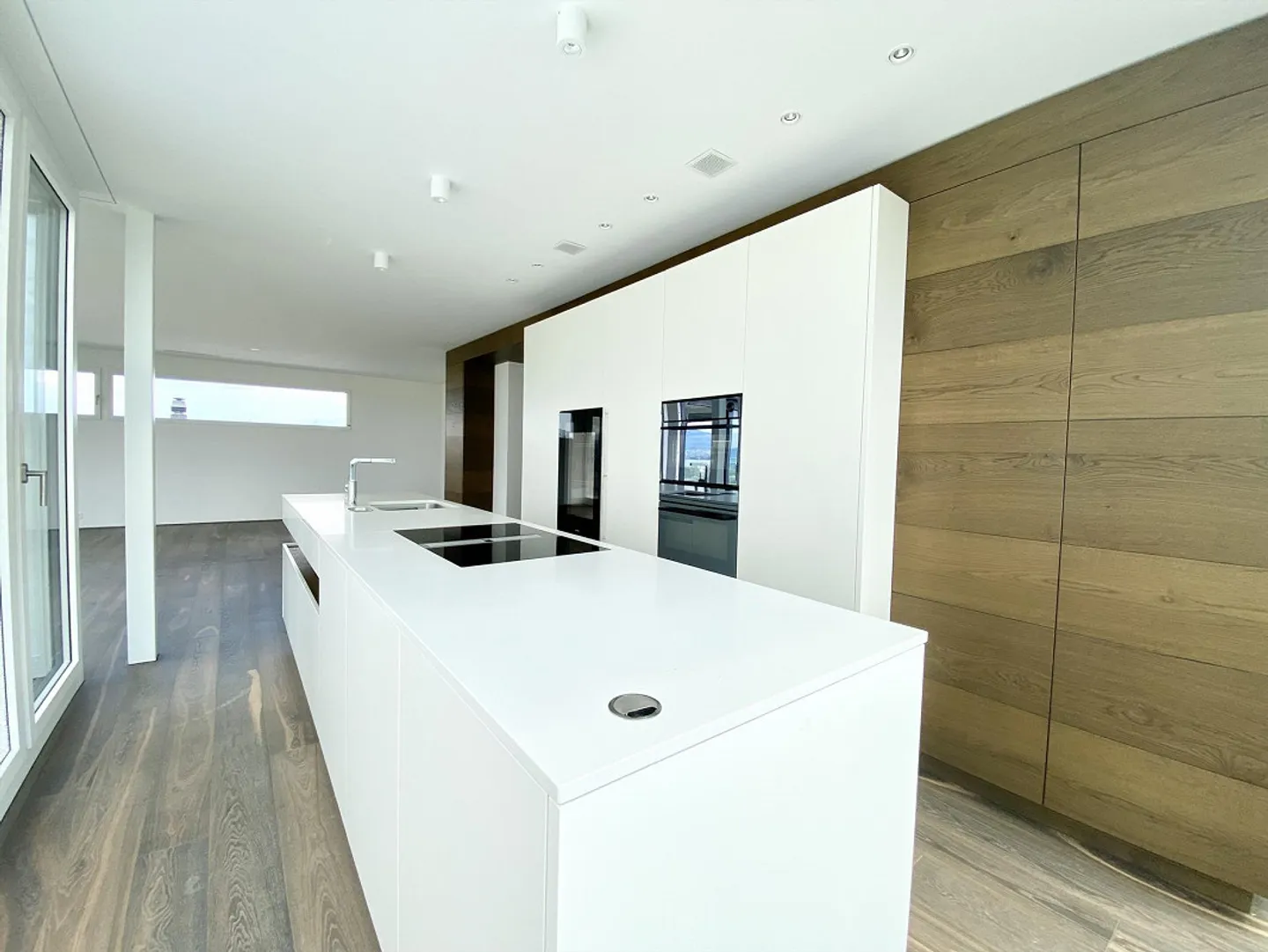 5.5-Room Penthouse Apartment in Wilen near Wollerau - Photo 2 of 11