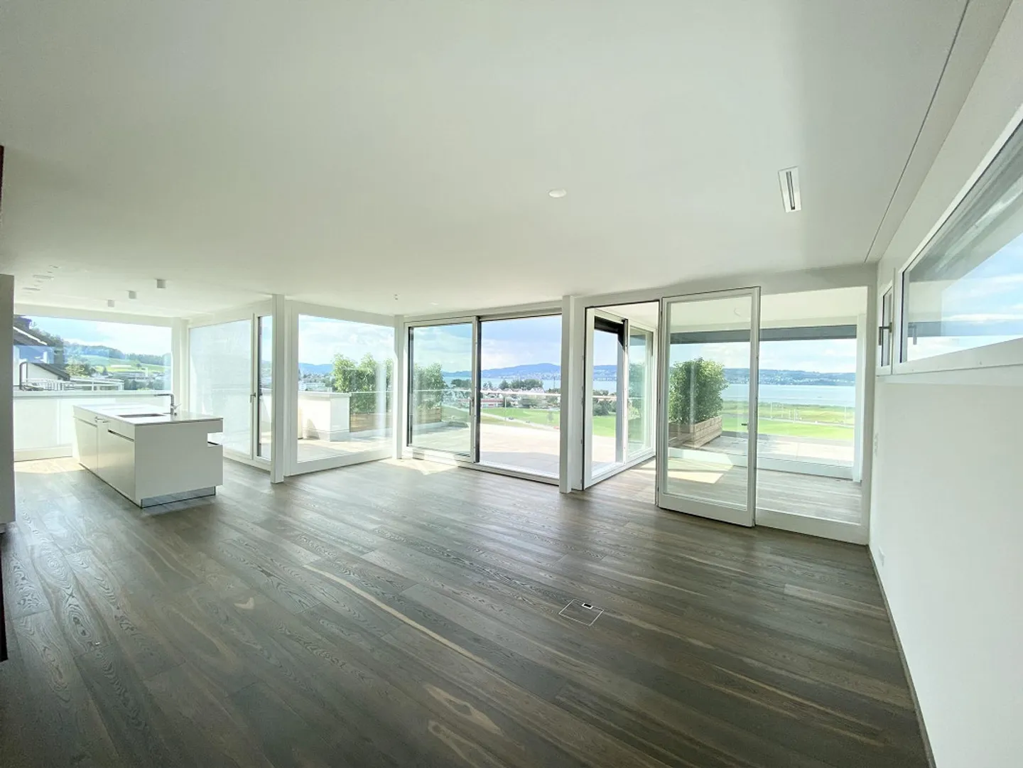 5.5-Room Penthouse Apartment in Wilen near Wollerau - Photo 3 of 11