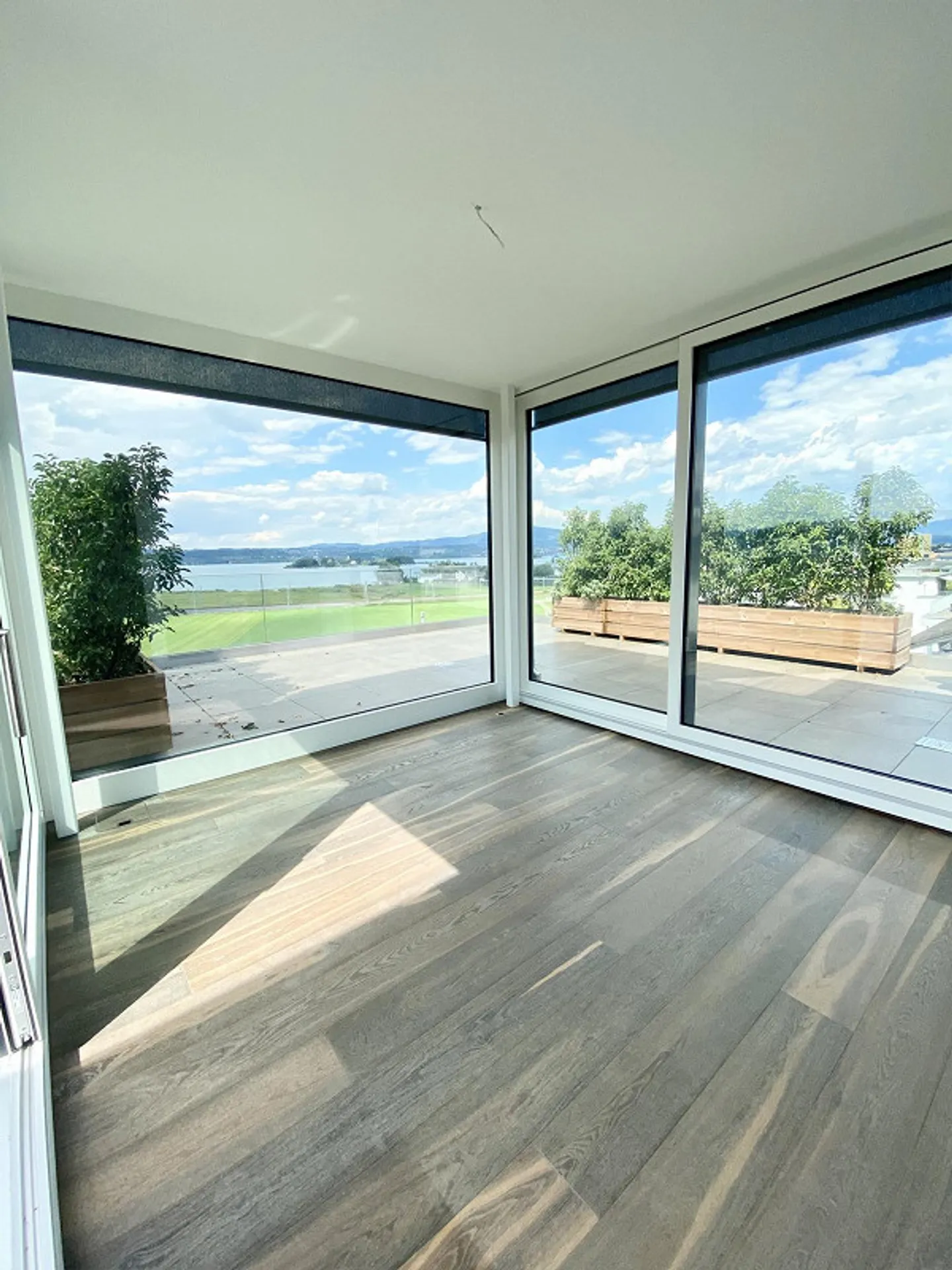 5.5-Room Penthouse Apartment in Wilen near Wollerau - Photo 4 of 11