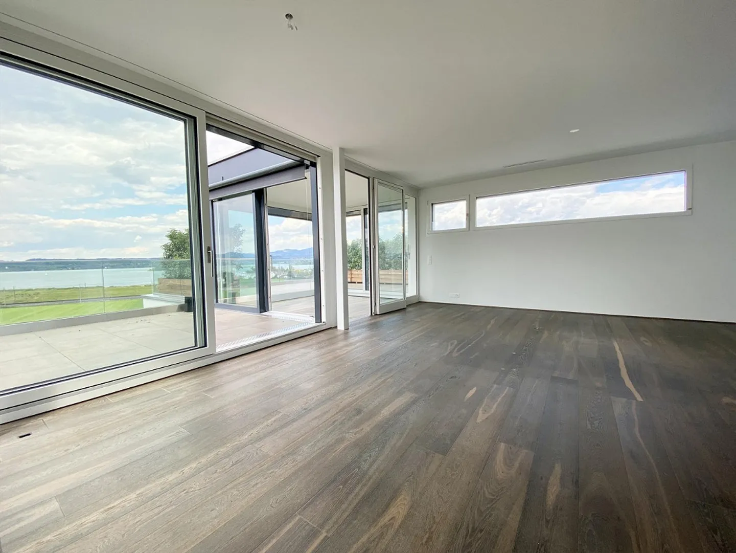 5.5-Room Penthouse Apartment in Wilen near Wollerau - Photo 5 of 11