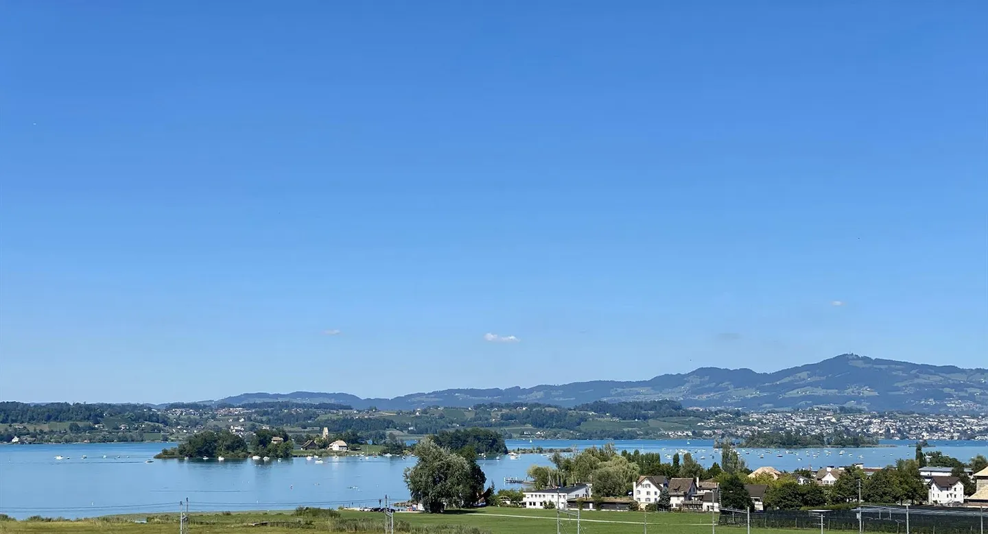 5.5-Room Penthouse Apartment in Wilen near Wollerau - Photo 10 of 11