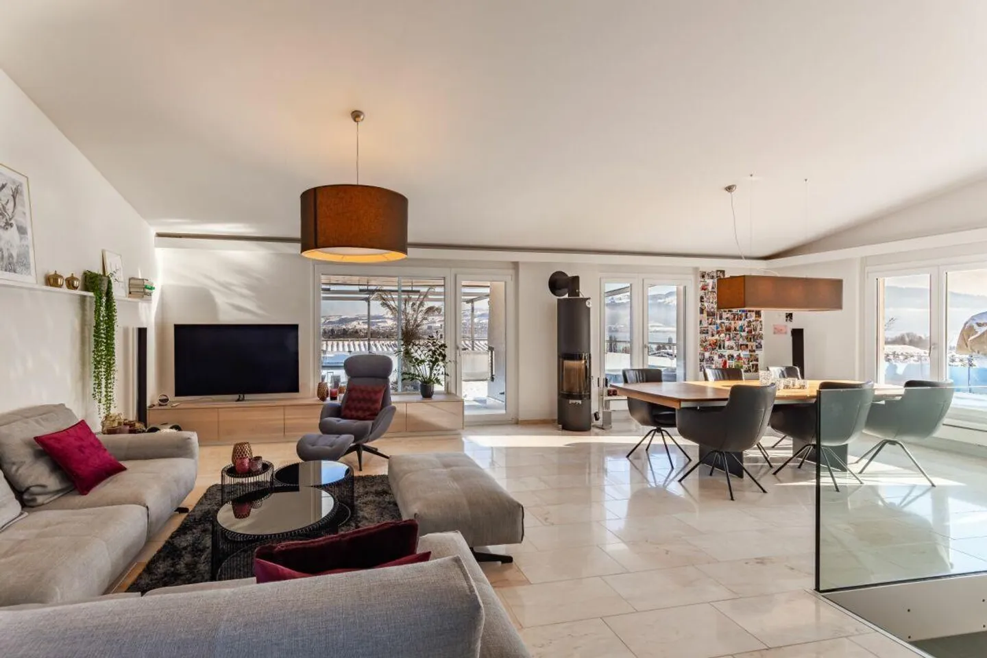 Bellissima casa unifamiliare ristrutturata di 6 1/2 stanze a Hünenberg See - Foto 4 di 21