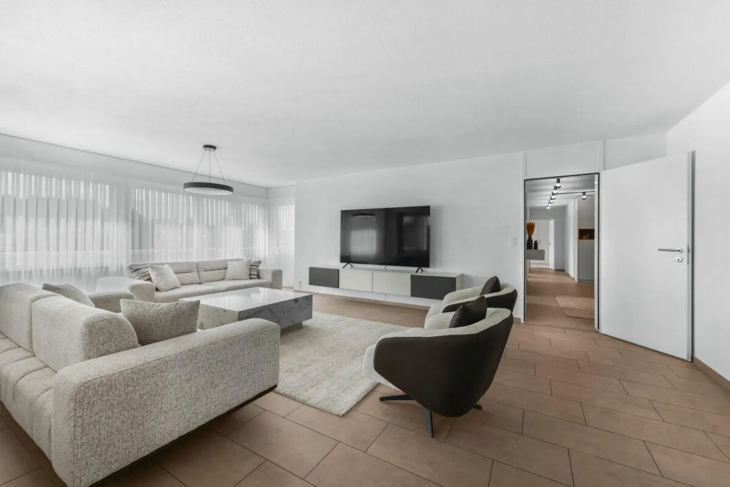 Vivere con comfort e vista - 5,5 stanze in centro - Foto 2 di 23