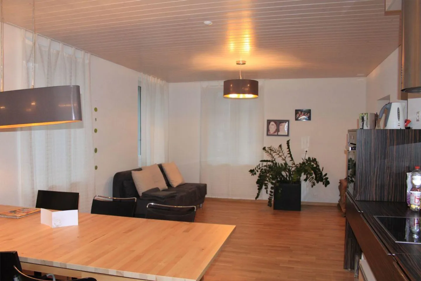 Vivre dans un appartement de 2,5 pièces au rez-de-chaussée récent - Photo 8 sur 12