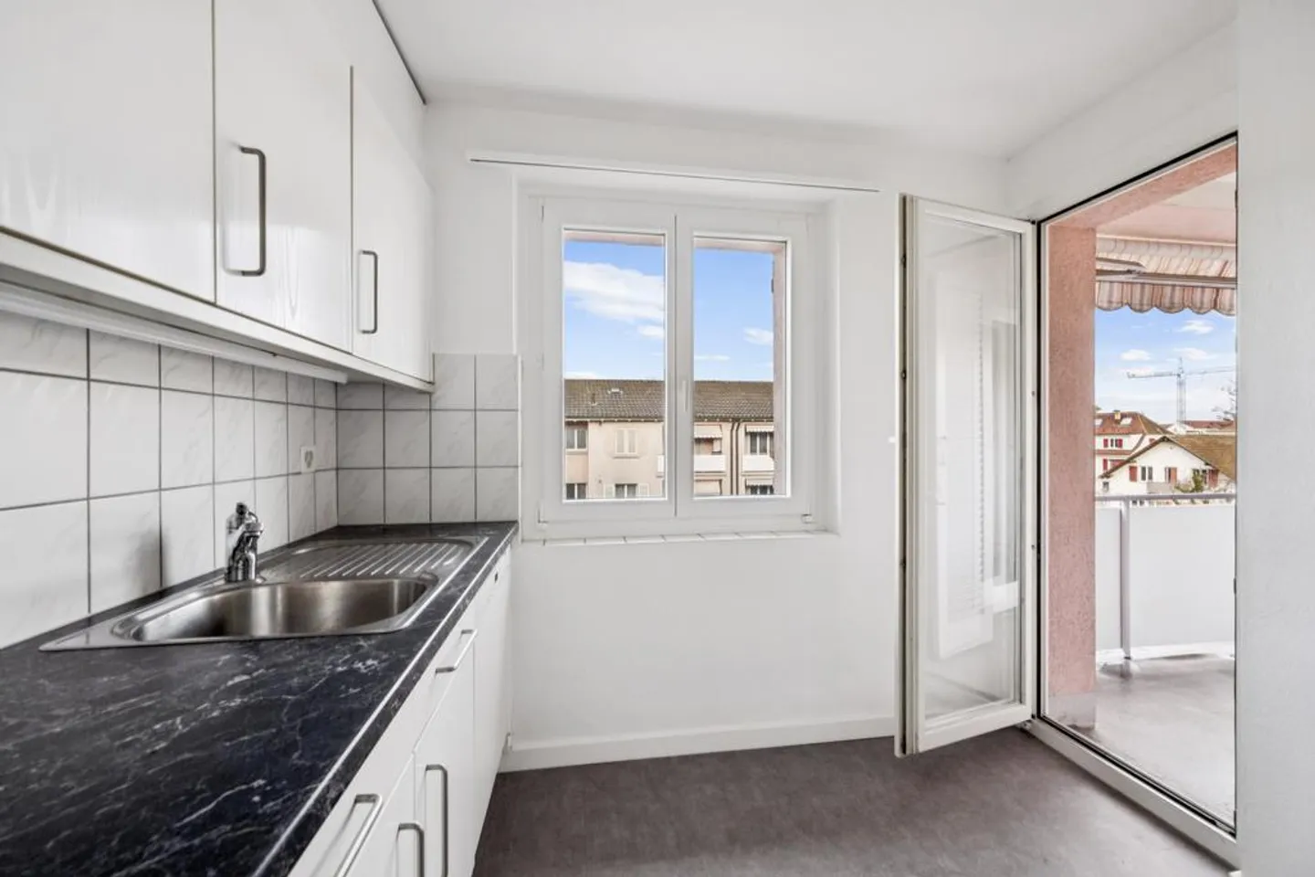 4-room apartment in the heart of Birsfelden - Photo 6 of 10