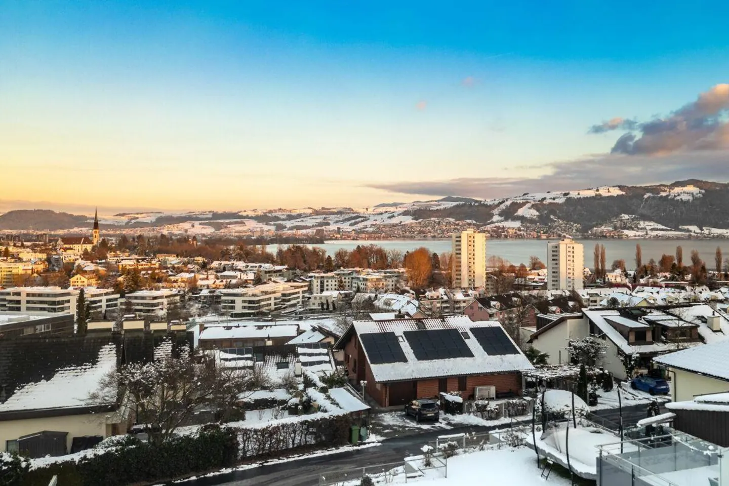 Bellissima casa unifamiliare ristrutturata di 6 1/2 stanze a Hünenberg See - Foto 20 di 21