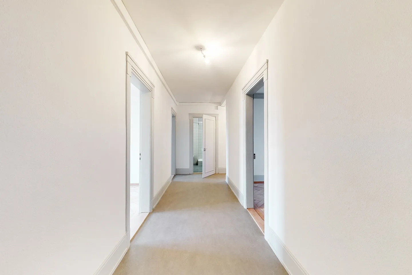 Great Art Nouveau Apartment - Ideal for a Shared Flat! - Photo 8 of 9