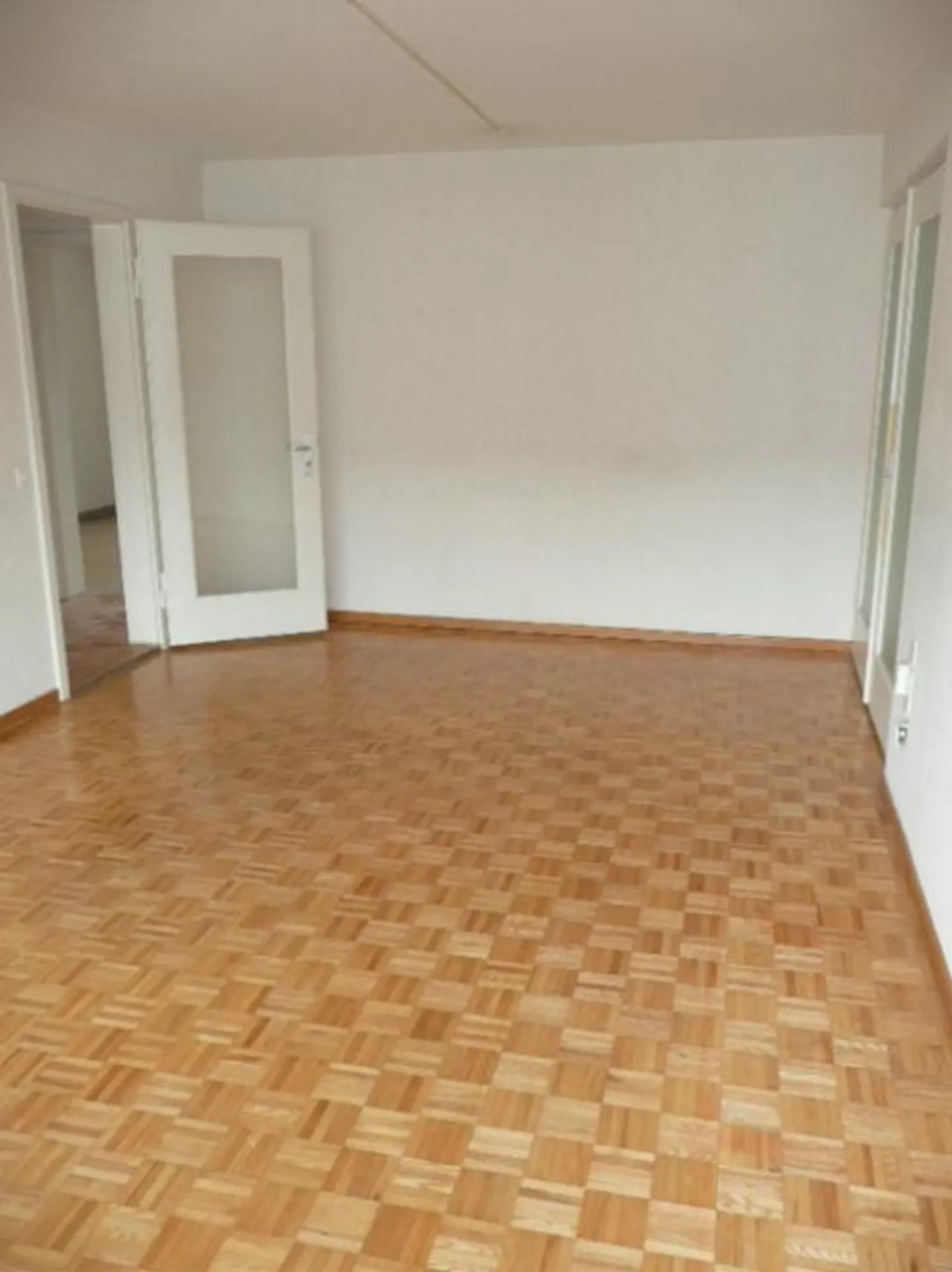 Cozy Apartment - Central Location Limited until 31.03.2026 - Photo 2 of 4