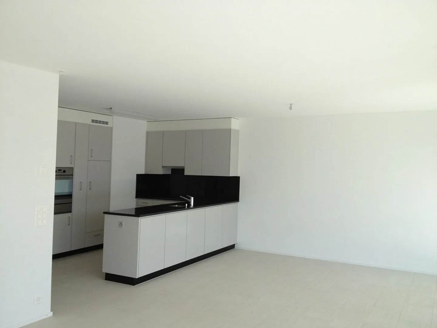 Appartement moderne de 4,5 pièces dans la région de Grisons - Photo 2 sur 9