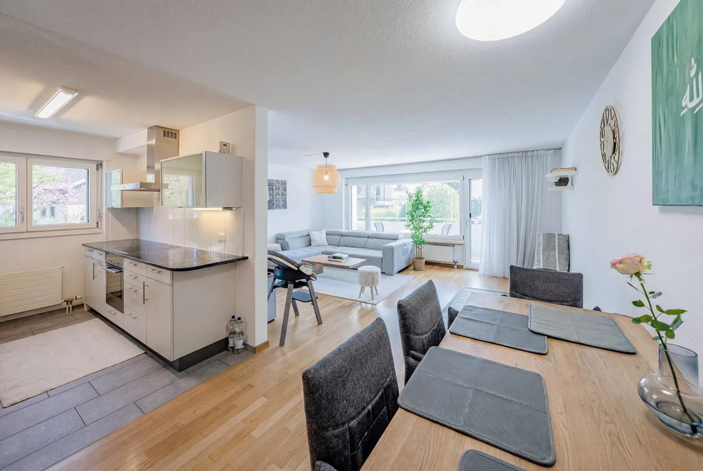 Condominio moderno di 4,5 stanze al piano rialzato - Foto 2 di 12