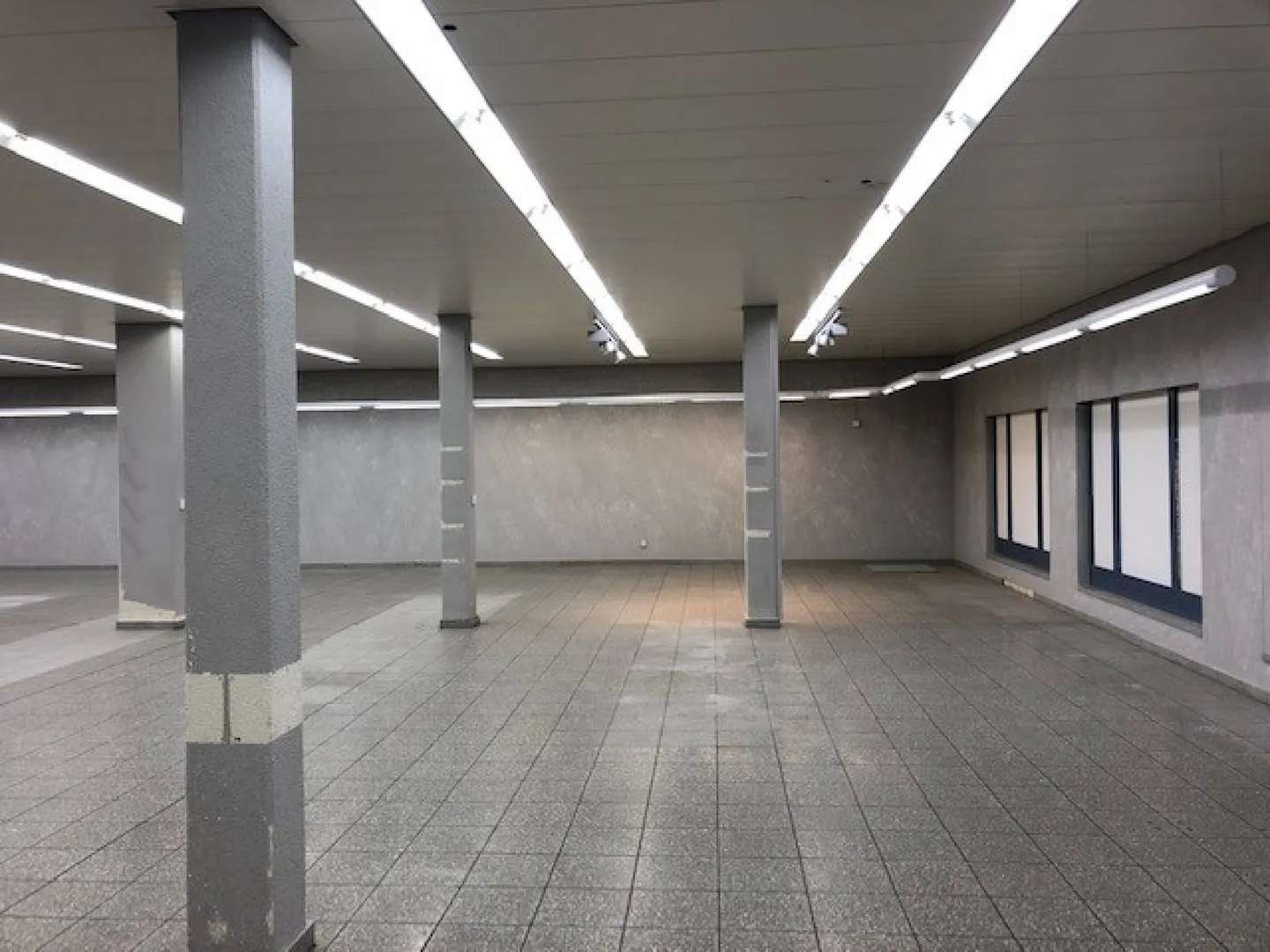 Spazio commerciale/spazio commerciale da 150m2 in affitto - Foto 1 di 5