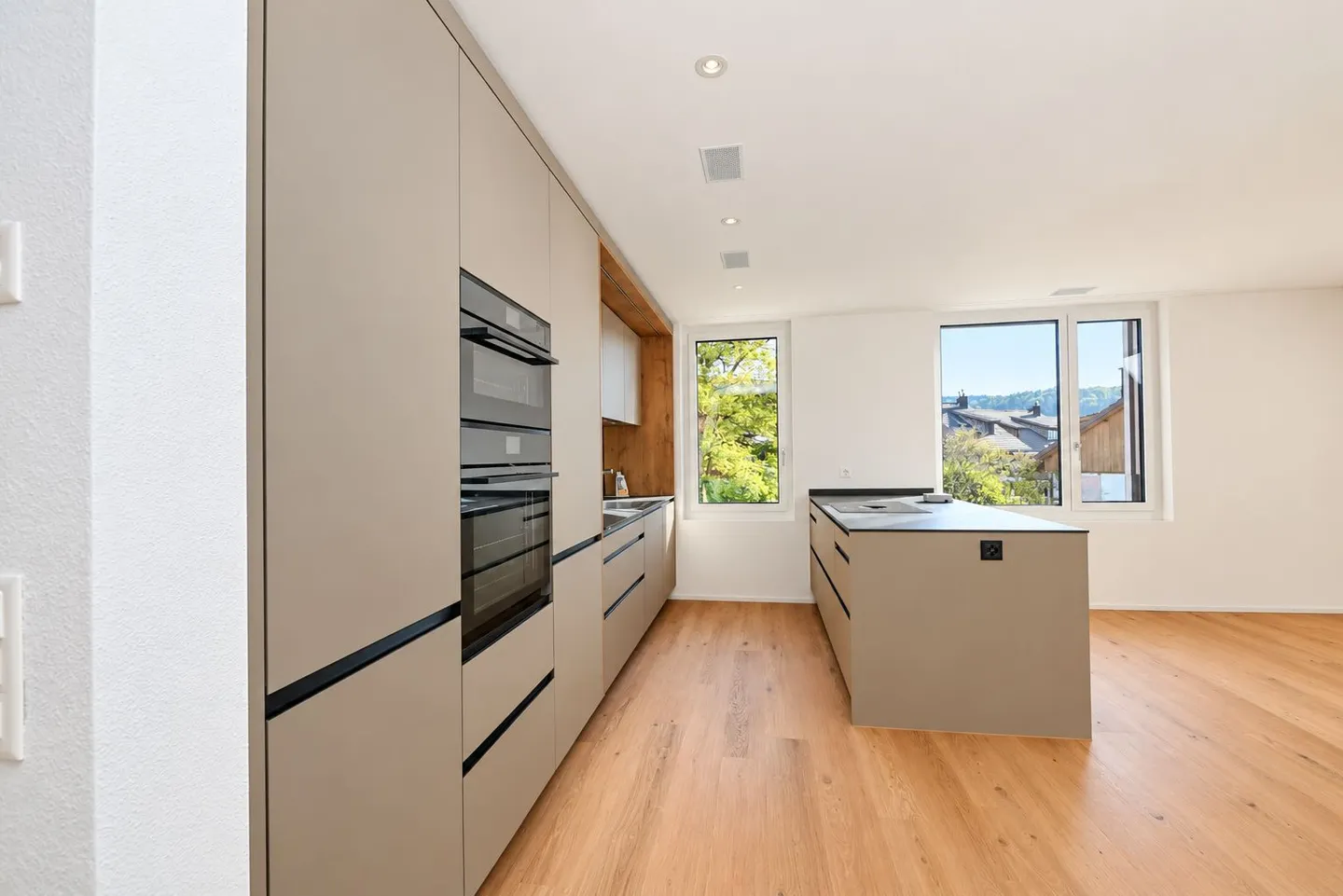 Geräumige Maisonette in Russikon - Foto 2 von 18