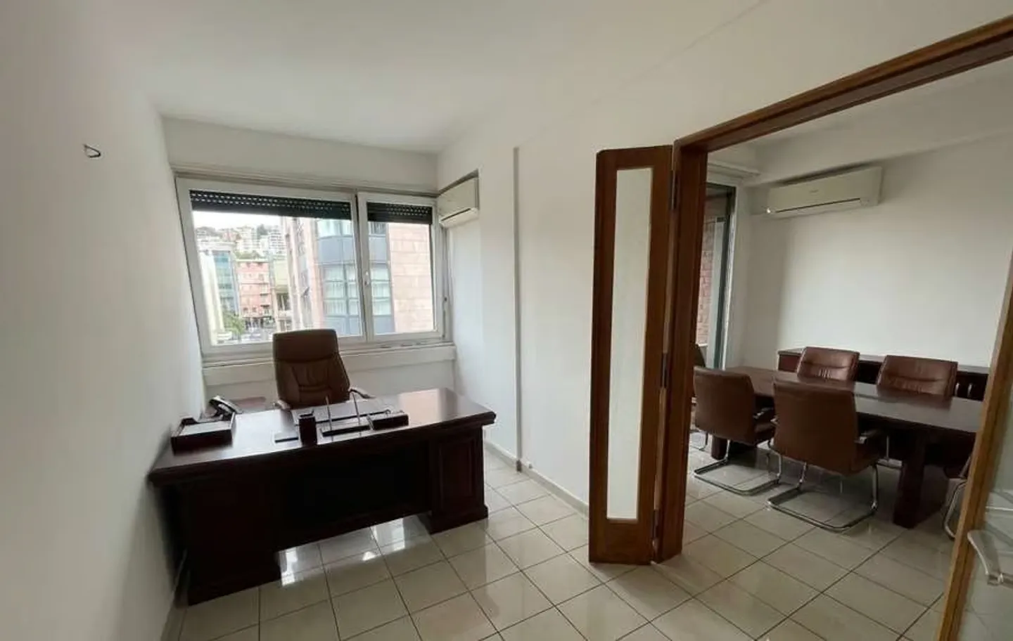 We rent commercial space in Lugano Center - Photo 1 of 12