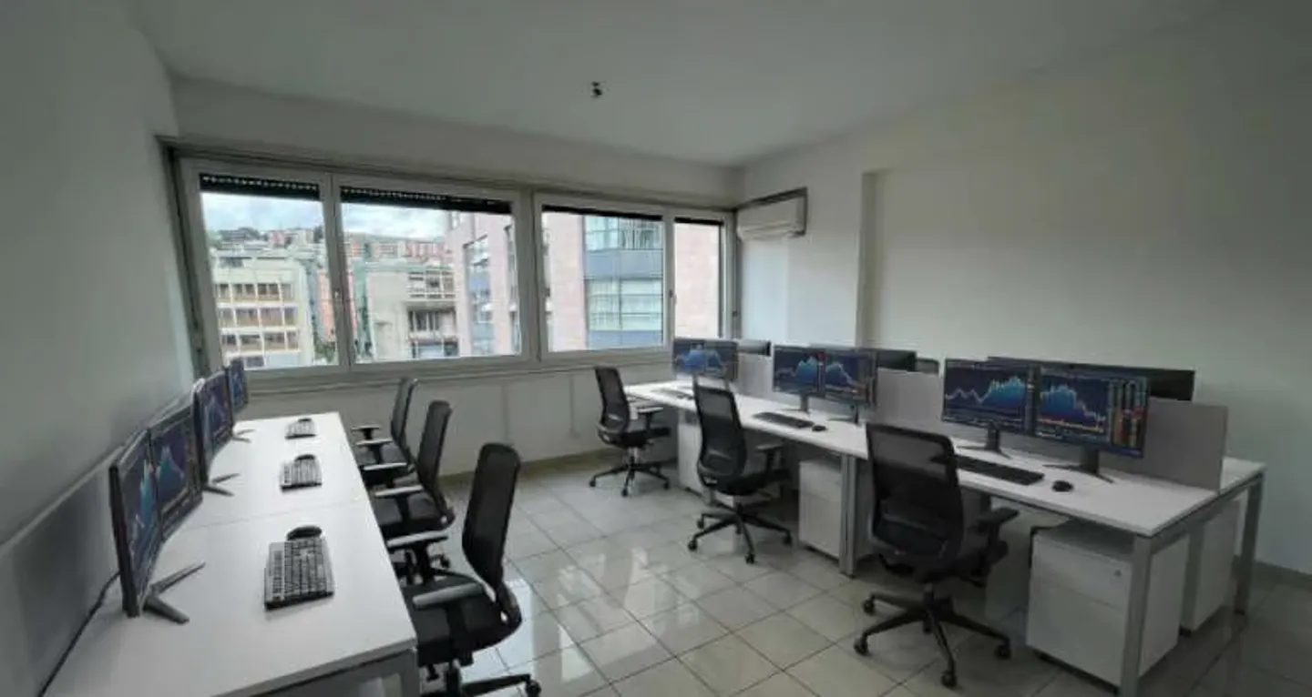 We rent commercial space in Lugano Center - Photo 2 of 12