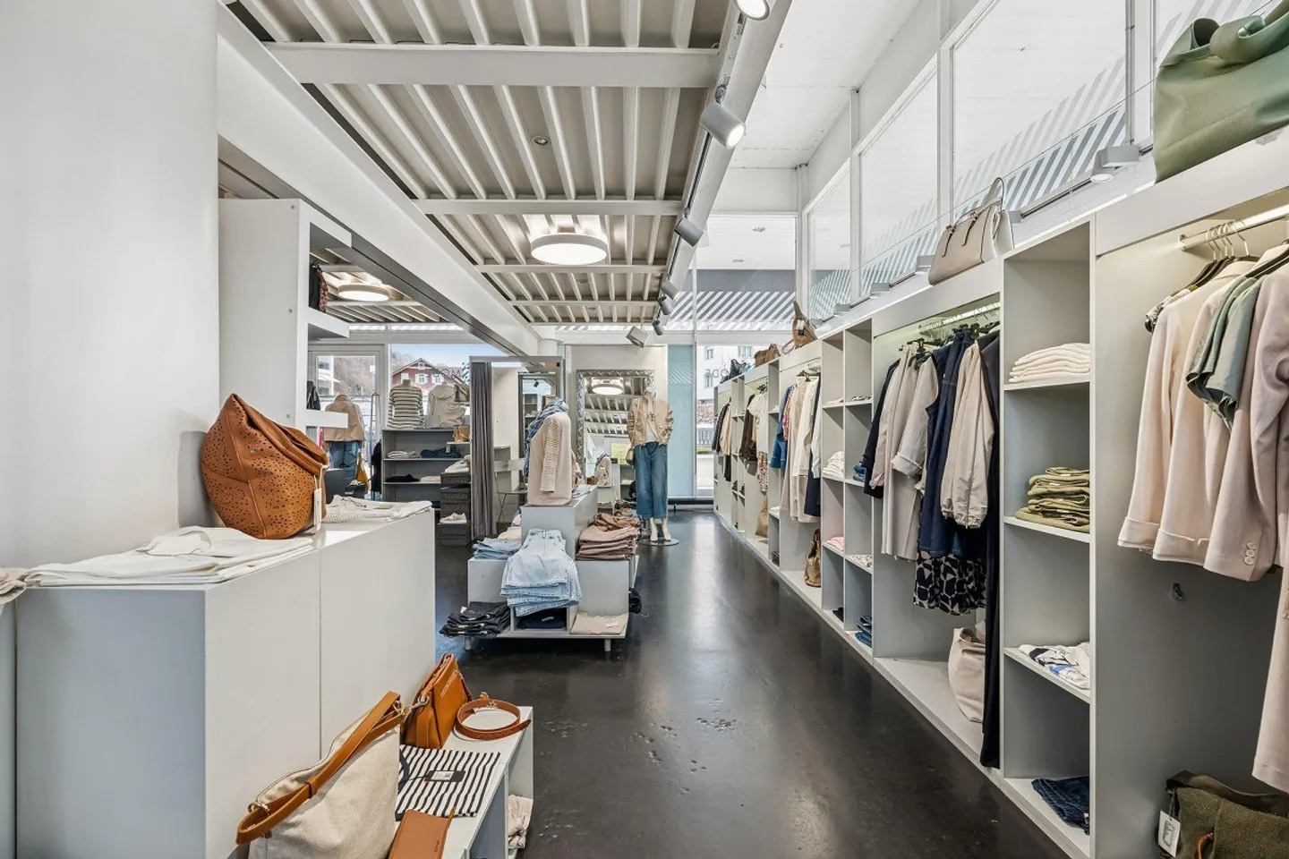 Espace de vente attrayant dans un emplacement central à Willisau - Photo 4 sur 9