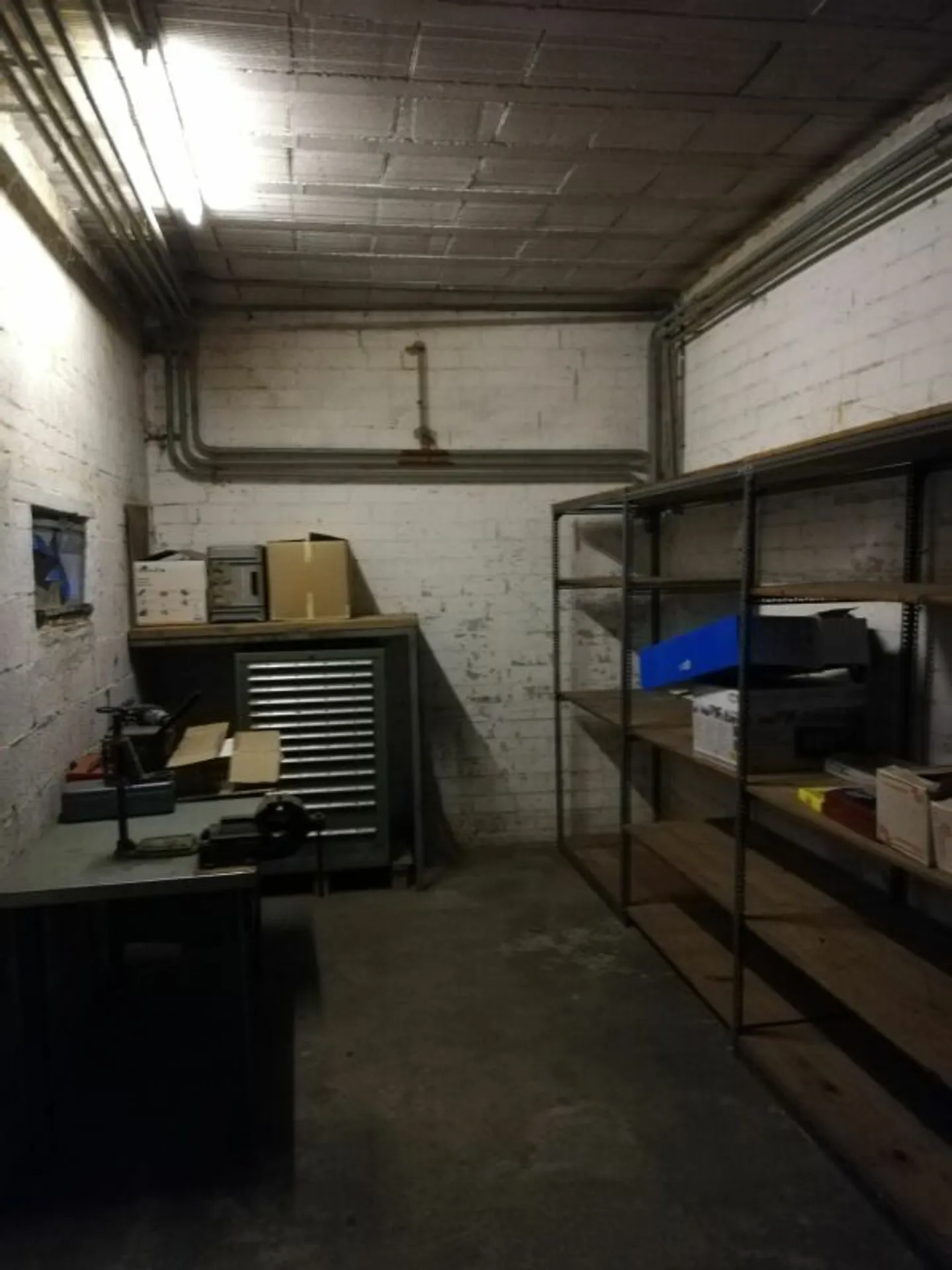 Geräumige Garage für Fahrzeuge - Foto 3 von 3