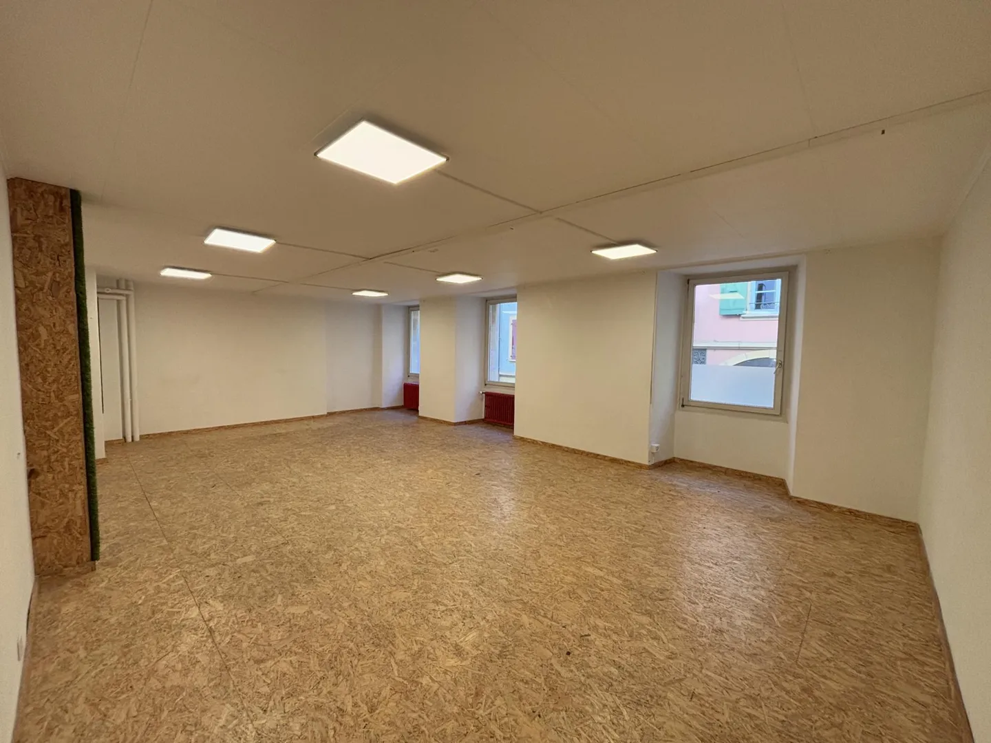 Spazio commerciale luminoso e ben posizionato a Neuchâtel? Eccellente visibilità - Foto 7 di 12