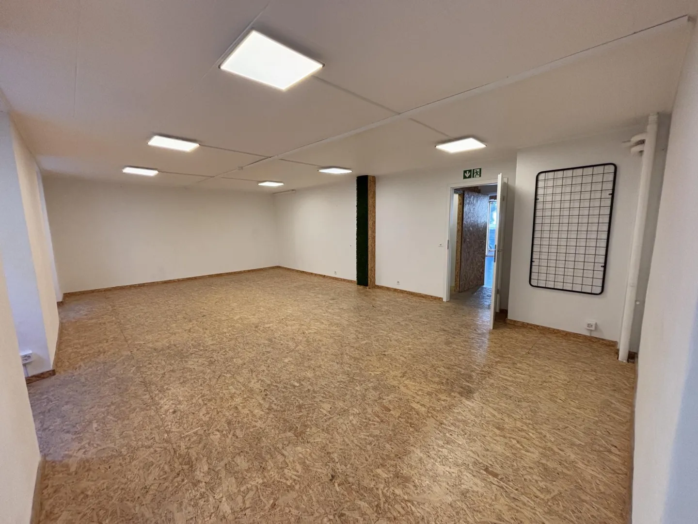 Spazio commerciale luminoso e ben posizionato a Neuchâtel? Eccellente visibilità - Foto 8 di 12