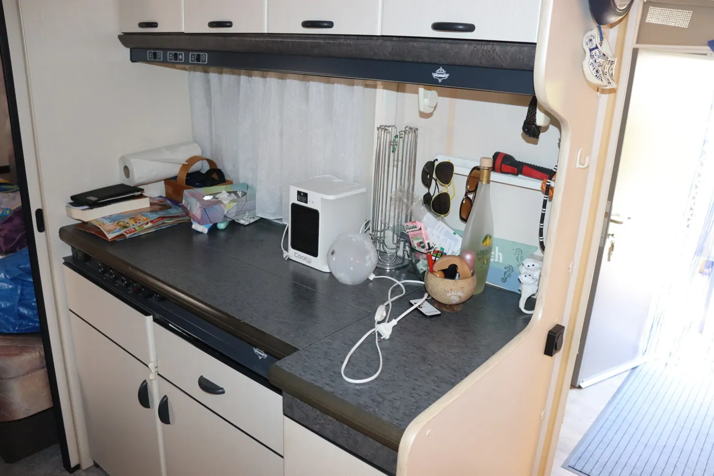 Charming Caravan Near Lake Neuchâtel - Photo 3 of 8