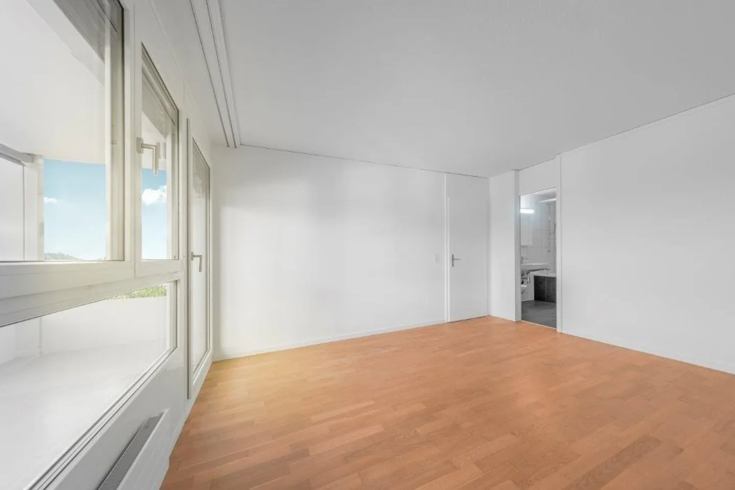 The perfect single apartment for sports enthusiasts and nature lovers! - Photo 2 of 4