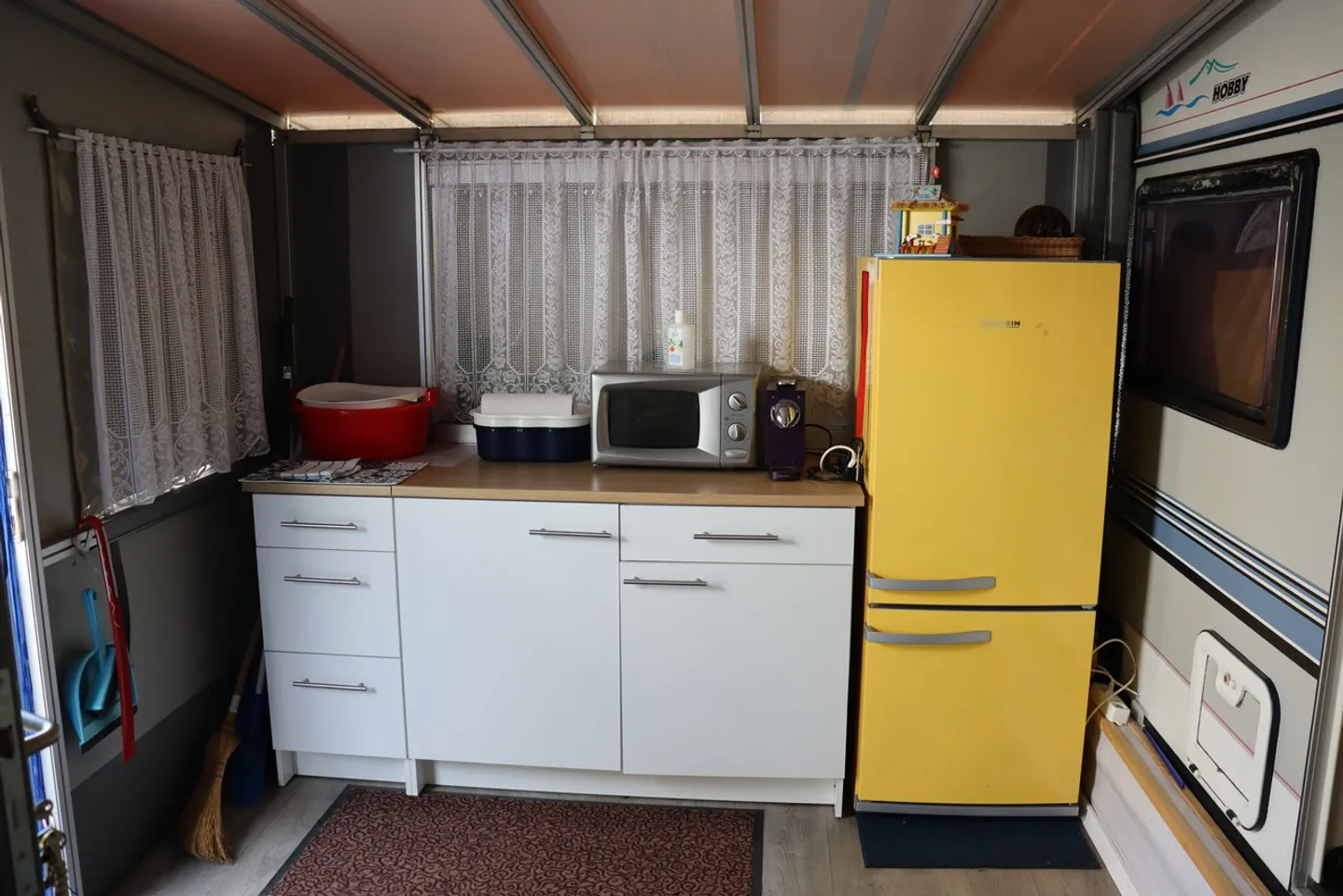 Charming Caravan Near Lake Neuchâtel - Photo 7 of 8