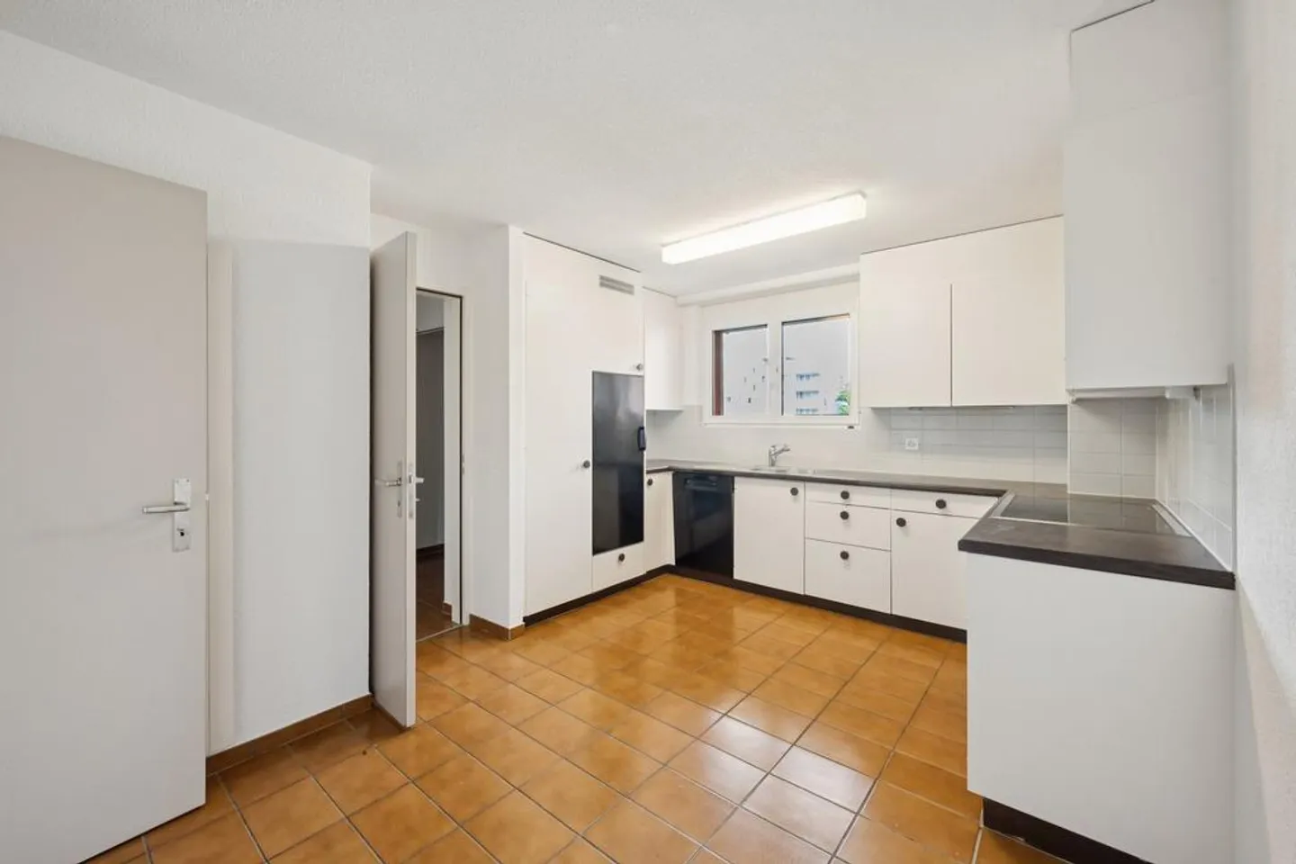 Appartement spacieux de 5,5 pièces avec section de jardin privé - Photo 4 sur 10