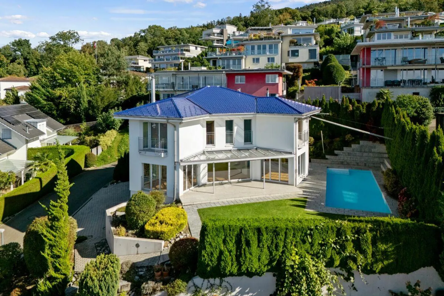 Villa con vista mozzafiato sul lago e piscina all'aperto - Foto 3 di 30